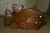 HUGE 16”x 16”x 7” STUNNING UNIQUE KWILA WOOD DEEP BOWL 2A2 MUSEUM MASTERPIECE WITH MOTHER OF PEARL INSERTS & DELICATE INCISED BORDER BY RENOWNED TRIBAL SCULPTOR FROM TROBRIAND ISLANDS MELANESIA SOUTH PACIFIC + FREE GIFT $190.00 VALUE FISH CARVING