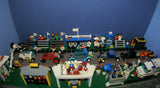 UNIQUE HUGE CUSTOM LEGO SET (1032 PCS): 41 MINIFIGURES (YEAR 1978 & ON), RACE TRACK, FINISH LINE, MULTIPLE BLEACHERS, 6 CARS, SNACK BAR, HELMET SHOP, GAS PUMP, AMBULANCE, REPORTERS, HOT DOG CART, MULTIPLE ACCESSORIES ETC... (KIT 10) 32" X 12"