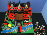LEGO 10”X10”X9” RED FORT CASTLE INVASION, DETAILED CUSTOM KIT WITH BRIDGE, GARDENS & MOAT & 23 VERY RARE RETIRED MINIFIGURES FROM CASTLE KINGDOMS, DRAGON KNIGHTS, DARK FOREST, BLACK FALCONS ETC… (1013 PCS) KIT 25