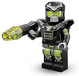 BRAND NEW, NOW RARE, RETIRED LEGO COLLECTIBLE MINIFIGURE: EVIL MECH WITH HELMET ARMOUR, WEAPON & BLACK BASE (Serie 11), 8 PIECES.