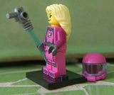 BRAND NEW, RARE RETIRED LEGO MINIFIGURE COLLECTIBLE: INTERGALACTIC GIRL WITH HAIR, WEAPON, HELMET, BLACK BASE ETC. (Serie 6) YEAR 2012, 9 PIECES