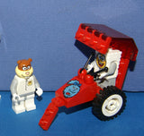 LEGO CUSTOM BUILD (43 PCS) PLUS 3 NOW RARE RETIRED MINIFIGURES: SPONGEBOB 3831, SANDY 3816, MR KRABS 3833 & RING TOSS TOY (KIT 39) DISPLAYED IN STORE ONLY