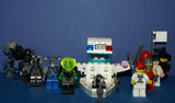 LEGO SPACE INSECTOIDS VS MARTIAL ARTS "BOAT PEOPLE" TEAM: 10 MINIFIGURES: 5 INSECTOIDS, 2 DROIDS, 3 MARTIAL ART & KARATE MFS ON ARMORED BOAT (127 PIECES) KIT ITEM 47