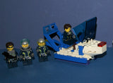 LEGO GREY BATMAN (NEW BLUE CAPE IN BOX) VS AGENTS:  6 MINIFIGURES (BATMAN, JET "AIR" PILOT, AGENTS, CHARGE, CHASE ETC...)  AGT025, AGT020A, AGT001A,  AIR019 PLUS  2 CUSTOM BUILDS: BOAT, JET PLANE & ACCESSORIES (145 PCS) KIT 60