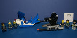 LEGO GREY BATMAN (NEW BLUE CAPE IN BOX) VS AGENTS:  6 MINIFIGURES (BATMAN, JET "AIR" PILOT, AGENTS, CHARGE, CHASE ETC...)  AGT025, AGT020A, AGT001A,  AIR019 PLUS  2 CUSTOM BUILDS: BOAT, JET PLANE & ACCESSORIES (145 PCS) KIT 60