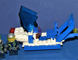 LEGO GREY BATMAN (NEW BLUE CAPE IN BOX) VS AGENTS:  6 MINIFIGURES (BATMAN, JET "AIR" PILOT, AGENTS, CHARGE, CHASE ETC...)  AGT025, AGT020A, AGT001A,  AIR019 PLUS  2 CUSTOM BUILDS: BOAT, JET PLANE & ACCESSORIES (145 PCS) KIT 60