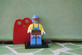 BRAND NEW, NOW RARE RETIRED COLLECTIBLE LEGO MINIFIGURE 8683: SUPER WRESTLER + CAPE + BLACK BASE (Serie 1) 5 PIECES, YEAR 2009.