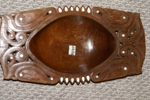 STUNNING UNIQUE HAND CARVED ROSEWOOD MUSEUM MASTERPIECE SERVING PLATTER DISH BOWL WITH MOTHER OF PEARL INSERTS & DELICATE LACY BORDER RENOWNED SCULPTOR TROBRIAND ISLANDS MELANESIA SOUTH PACIFIC  KULA RING COLLECTOR DESIGNER 2A110 15