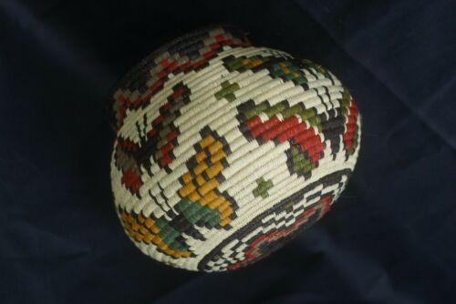 Colorful Highly Collectible & Unique Wounaan Indian Darien Jungle Hösig Di Museum Quality Butterfly Motif Artist Basket 300A41 DARIEN RAINFOREST PANAMA MUSEUM QUALITY INTRICATE MINUSCULE TIGHT WEAVING