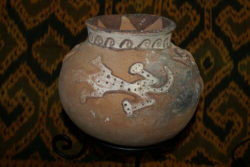 Rare 1980's Vintage Collectible Primitive Hand Crafted Vermasse Terracotta Pottery, Vessel from East Timor Island, Indonesia: 3D Raised Relief Gecko Motifs  & Decorative Geometrics colored with natural earthtone pigments 8.5