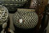 Colorful Highly Collectible & Unique Wounaan Darien Indian Hösig Di Abstract Artist Geometric Basket Masterpiece Artwork no 300A46 DARIEN RAINFOREST JUNGLE PANAMA MUSEUM TOP QUALITY INTRICATE MINUTE MINUSCULE  WEAVE black & white
