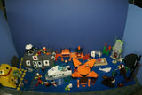 LEGO UNIQUE CUSTOM BUILD PLUS 2 RARE, RETIRED MINIFIGURES: SPONGEBOB 3825 (USED) & PATRICK 3834 (NEW) + CART, CARRIAGE (19 PIECES) KIT 37
