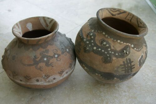 CHOICE OF 1 OR BOTH: 1980's Rare  Vintage Primitive Hand Crafted Vermasse Terracotta Pottery, Pots from East Timor Island, Indonesia. CHOICE OF: (P16) Lizards Motif 8