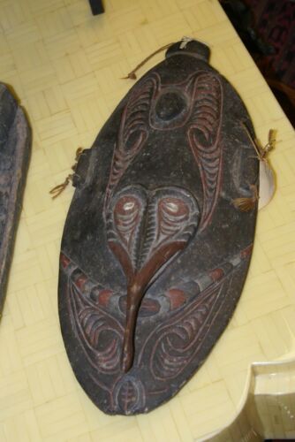 RARE OLD POLYCHROME HAND CARVED MARAMBA ANCESTOR CEREMONIAL SPIRIT MASK COLORED WITH NATURAL PIGMENTS COLLECTED ALONG SEPIK RIVER, PAPUA NEW GUINEA & ONCE USED BY MEDECINE MAN TO WARD AWAY DISEASE 13A1 DECORATOR DESIGNER COLLECTOR 22”x 10