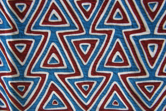 Kuna Indian Folk Art Mola Blouse Panel from San Blas Islands, Panama. Hand-stitched Applique Textile: Geometric Arrow Heads, Blue White & red 15