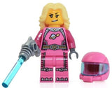 BRAND NEW, RARE RETIRED LEGO MINIFIGURE COLLECTIBLE: INTERGALACTIC GIRL WITH HAIR, WEAPON, HELMET, BLACK BASE ETC. (Serie 6) YEAR 2012, 9 PIECES