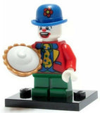 BRAND NEW, NOW RARE, RETIRED COLLECTOR LEGO MINIFIGURE: SMALL CLOWN WITH HAT, PIE & ACCESSSORIES + BLACK BASE (SERIE 5) YEAR 2011, 7 PIECES