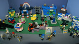 CUSTOM LEGO SET WITH OVER 12 BUILDS: 1488 PCS, 25 NOW RARE RETIRED MINIFIGURES. ENTRANCE ARCH, AMUSEMENT PARK, RIDES & GAMES, POLICE QUARTERS, PUBLIC RESTROOMS, FOUNTAIN, MANY ACCESSORIES. kit 23