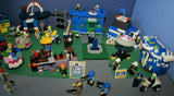 CUSTOM LEGO SET WITH OVER 12 BUILDS: 1488 PCS, 25 NOW RARE RETIRED MINIFIGURES. ENTRANCE ARCH, AMUSEMENT PARK, RIDES & GAMES, POLICE QUARTERS, PUBLIC RESTROOMS, FOUNTAIN, MANY ACCESSORIES. kit 23