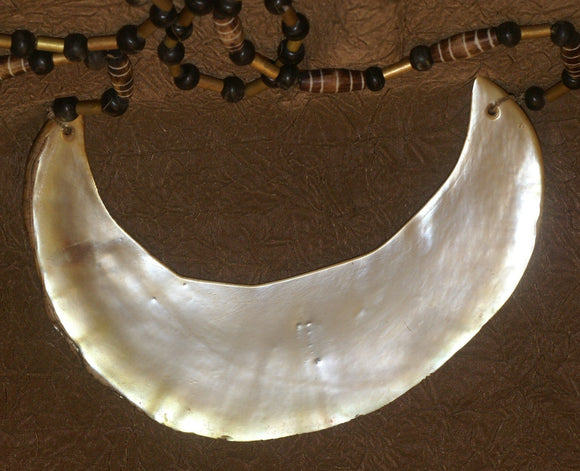 Bride Price Currency, Rare Vintage Ceremonial Moka Kina Shell Necklace (Huge Mother of Pearl Crescent) with Beaded Chain, Pectoral Collected from the Foi Tribe (New guinea), late 1900’s, Highly Collectible. KINA14