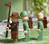 3 RARE LEGO RETIRED HIGHLTY COLLECTIBLE MINIFIGURES INDIANA JONES iaj044 7196 WITH GRIN (SMILE) HAT, SATCHEL & WHIP + 2 RUSSIAN SOLDIERS OR GUARDS (GREEN UNIFORMS) WITH CAP & BACKPACKS iaj013 (kits 7625 & 7626) ITEM 78 Year 2008 15 pcs