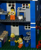 5 BUILDS: 2 STORIES HOME POOL PING PONG PLAYHOUSE APT DONUT SHOP TIRE STORE TOW TRUCK ETC.. HOT DOG STAND BENCHES (1569 PCS) 29 VERY RARE RETIRED MINIFIGURES FROM "LEGO TOWN" &  THE SIMPSONS (1978- 2010) KIT 2