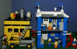 5 BUILDS: 2 STORIES HOME POOL PING PONG PLAYHOUSE APT DONUT SHOP TIRE STORE TOW TRUCK ETC.. HOT DOG STAND BENCHES (1569 PCS) 29 VERY RARE RETIRED MINIFIGURES FROM "LEGO TOWN" &  THE SIMPSONS (1978- 2010) KIT 2