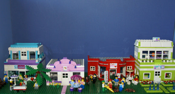 5 UNIQUE CUSTOM SETS, 4 SHOPS, 1335 PCS, 26 TOWN MINIFIGURES FROM 1978 & ON.... LEGO TOWN MIAMI 
