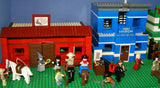 HUGE 32" x 12" x 15" LEGO CUSTOM SET: NEVADA WILD WEST PIONEER TOWN WITH 4 BUILDINGS & 26 MINIFIGURES, FORT LEGOREDO HEADQUARTERS, SHERIFF OFFICE, JAIL, BANK, WITCH' S STORE, HORSES, PROSPECTOR SHOP, WEAPONS, CARD PLAYERS, STAGE COACH (1345 PCS) KIT 8