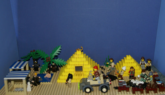 CUSTOM LEGO SET, PYRAMID RAIDERS ARCHEOLOGIC DIG WITH 33 NOW RARE RETIRED MINIFIGURES FROM ADVENTURES OF THE ORIENT EXPRESS & INDIANA JONES TEAM, SKELETONS, SNAKES SCORPIONS SPIDERS, 2 PYRAMIDS, OASIS, MANY ACCESSORIES 535 PCS (KIT 11) 20