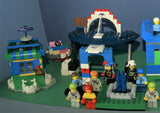 CUSTOM LEGO SET WITH OVER 12 BUILDS: 1488 PCS, 25 NOW RARE RETIRED MINIFIGURES. ENTRANCE ARCH, AMUSEMENT PARK, RIDES & GAMES, POLICE QUARTERS, PUBLIC RESTROOMS, FOUNTAIN, MANY ACCESSORIES. kit 23