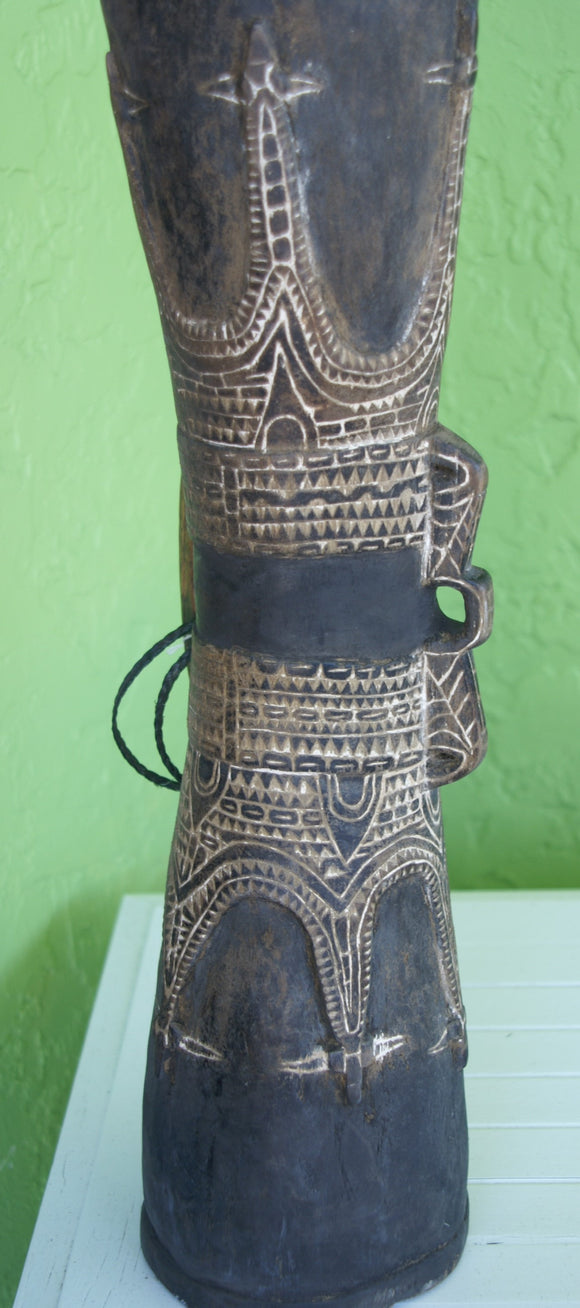 Rare One of a Kind Tribal Older Wood Kundu Hourglass Hand Held Drum, Hand Carved Percussion Instrument with Motifs Enhanced with White Lime (Still Apparent), Siassi Islands, Papua New Guinea 1980's, Melanesia 42A3