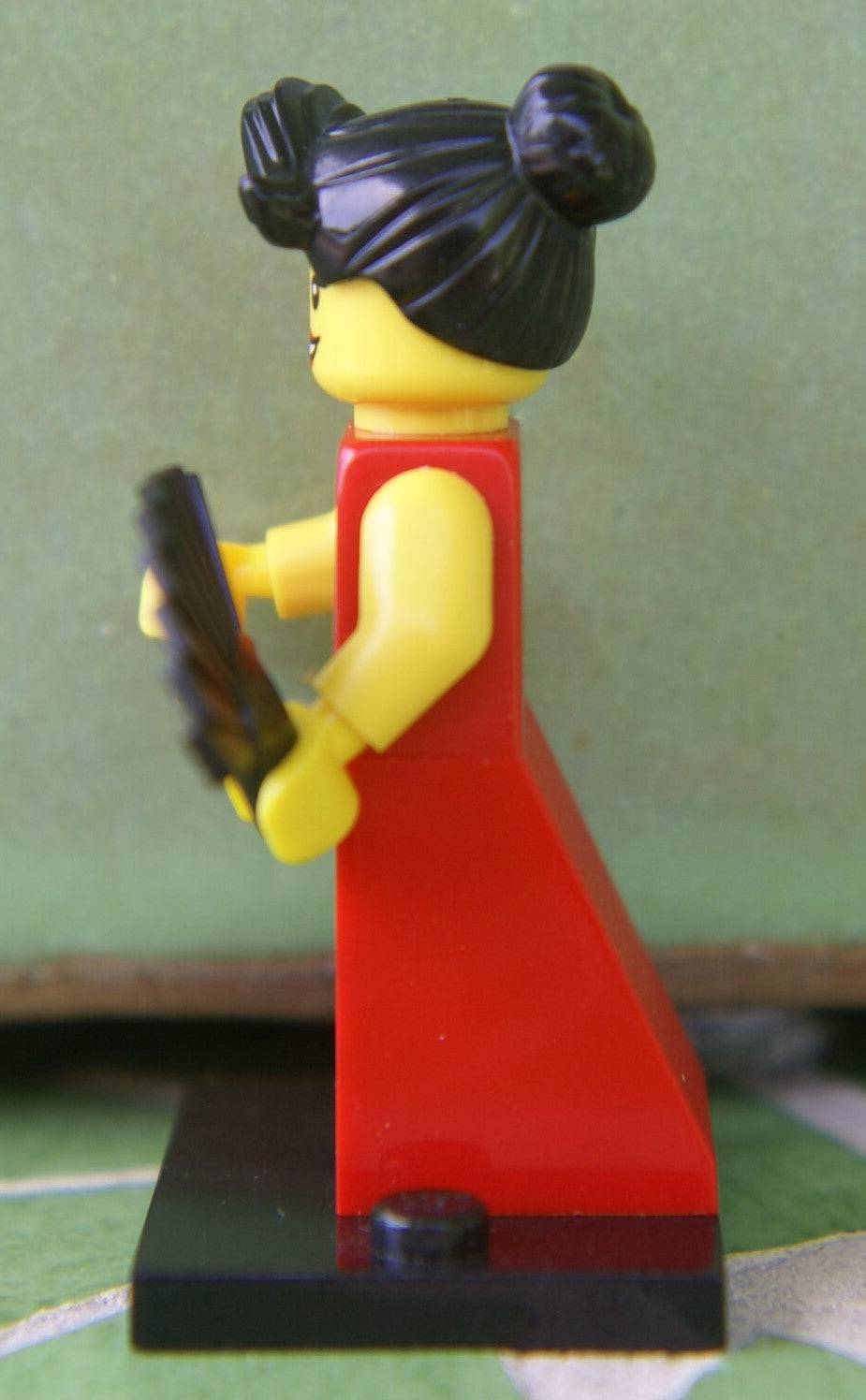 open lace back dress BRAND NEW, NOW RARE, RETIRED LEGO MINIFIGURE COLLECTIBLE: FLAMENCO DANCER  WITH FAN + BASE (Serie 6) RELEASED IN 2012, 6 PIECES