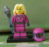 BRAND NEW, RARE RETIRED LEGO MINIFIGURE COLLECTIBLE: INTERGALACTIC GIRL WITH HAIR, WEAPON, HELMET, BLACK BASE ETC. (Serie 6) YEAR 2012, 9 PIECES