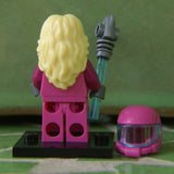 BRAND NEW, RARE RETIRED LEGO MINIFIGURE COLLECTIBLE: INTERGALACTIC GIRL WITH HAIR, WEAPON, HELMET, BLACK BASE ETC. (Serie 6) YEAR 2012, 9 PIECES