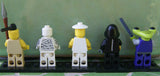 5 NOW RARE RETIRED LEGO MINIFIGURES (Serie 3): SPACE ALIEN, GORILLA SUIT GUY, TENNIS PLAYER, MUMMY & TRIBAL CHIEF WITH 5 NEW BLACK BASES INCLUDED, 26 PIECES, YEAR 2010.