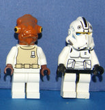 LEGO STAR WARS 4 NOW RARE RETIRED MINIFIGURES (EPISODE 4/5/6): PRINCESS LEIA SW085, SCOUT TROOPER, ADMIRAL ACKBAR SW287, REBEL SW240, SPY DROID, THRONE BENCH ETC... (33 PCS). KIT: ITEM 22