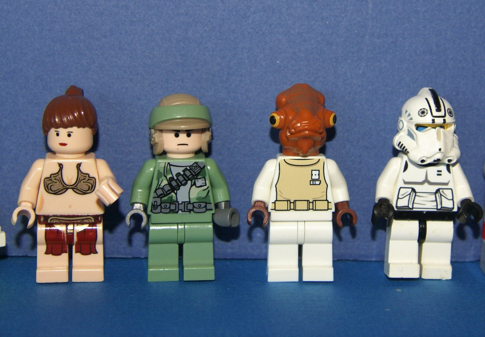 Star Wars 4 popular Princess Leia Minifigures