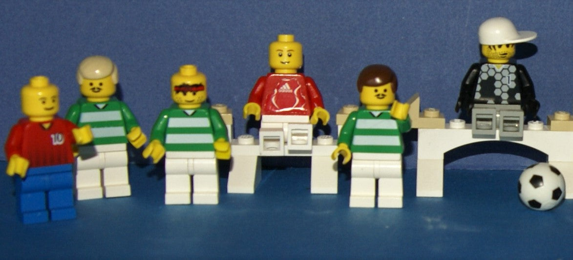 VERY RARE LEGO retailer Adidas Soccer Players & Adidas Ball Collectible Minifigures Lot