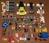 CUSTOM LEGO SET, ARTIC BLAST: 835 PCS, 28 NOW RARE RETIRED MINIFIGURES (1982-2010), SKI PATROL, SKIERS, SNOWBOARDERS, POLAR BEAR, IGLOO, CABLE CARS, OBSERVATION TOWER, 8 VEHICLES, SOME SNOW MOBILES, SNACK BAR, CELL TOWERS, OCTON STATION ETC... (KIT 17)