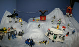 CUSTOM LEGO SET, ARTIC BLAST: 835 PCS, 28 NOW RARE RETIRED MINIFIGURES (1982-2010), SKI PATROL, SKIERS, SNOWBOARDERS, POLAR BEAR, IGLOO, CABLE CARS, OBSERVATION TOWER, 8 VEHICLES, SOME SNOW MOBILES, SNACK BAR, CELL TOWERS, OCTON STATION ETC... (KIT 17)