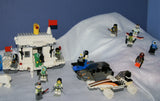 CUSTOM LEGO SET, ARTIC BLAST: 835 PCS, 28 NOW RARE RETIRED MINIFIGURES (1982-2010), SKI PATROL, SKIERS, SNOWBOARDERS, POLAR BEAR, IGLOO, CABLE CARS, OBSERVATION TOWER, 8 VEHICLES, SOME SNOW MOBILES, SNACK BAR, CELL TOWERS, OCTON STATION ETC... (KIT 17)