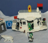 CUSTOM LEGO SET, ARTIC BLAST: 835 PCS, 28 NOW RARE RETIRED MINIFIGURES (1982-2010), SKI PATROL, SKIERS, SNOWBOARDERS, POLAR BEAR, IGLOO, CABLE CARS, OBSERVATION TOWER, 8 VEHICLES, SOME SNOW MOBILES, SNACK BAR, CELL TOWERS, OCTON STATION ETC... (KIT 17)